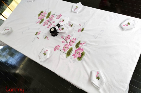 Khăn trải bàn thêu hoa sen hồng 250x150cm - gồm 12 khăn ăn